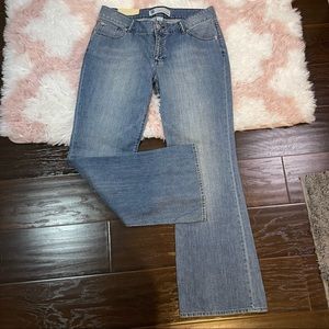 NWT GAP Curvy Low Rise Flared Jeans Women's Size 14R